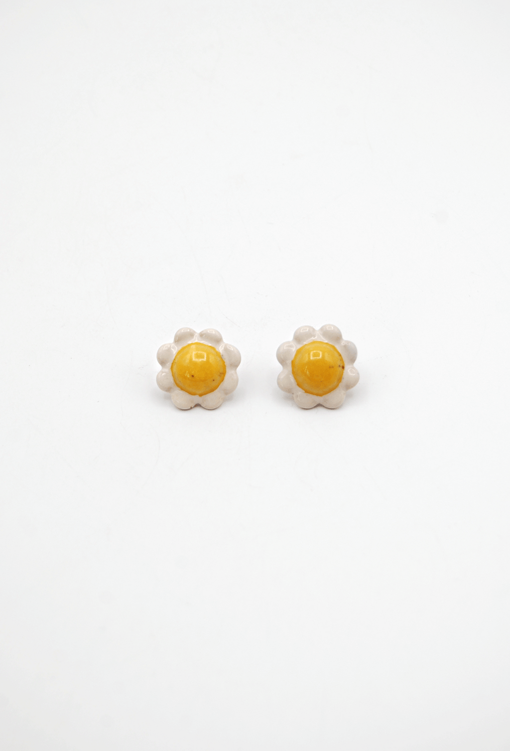 pendientes de margaritas pequeñas